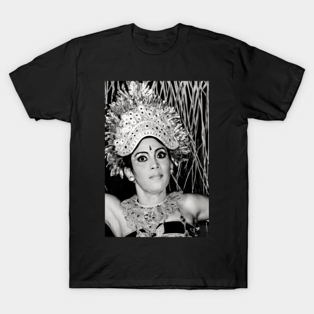 Balinese Dancer (bw) T-Shirt by fotoWerner